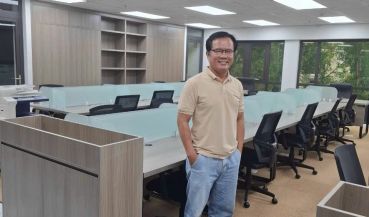 Thi công bàn ghế văn phòng giá tốt